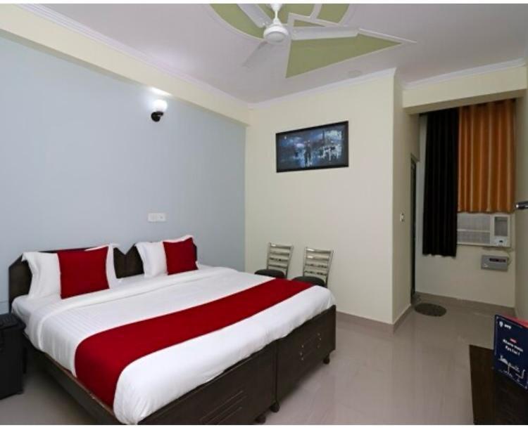 Hotel Aditya Residency Near Sector 63 Metro Station Noida Extérieur photo