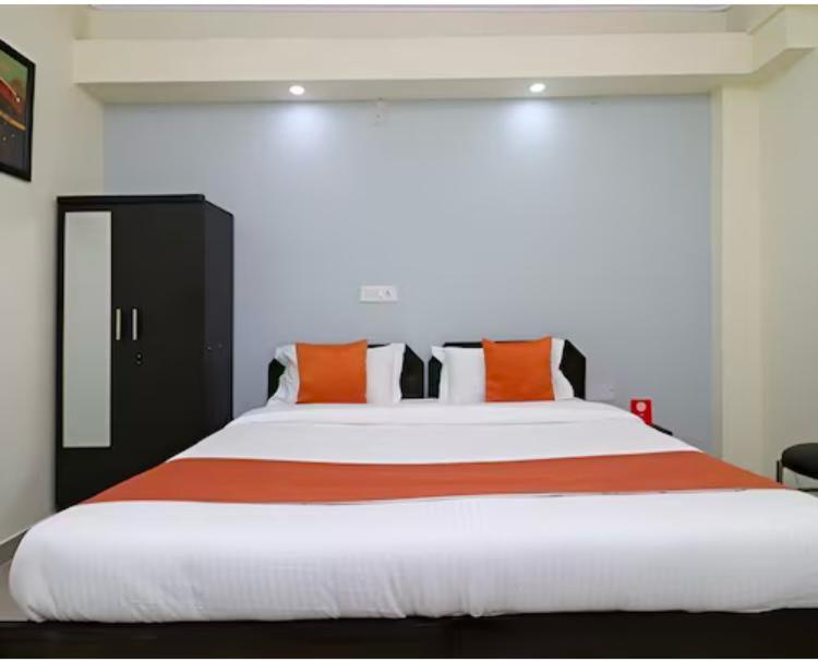 Hotel Aditya Residency Near Sector 63 Metro Station Noida Extérieur photo