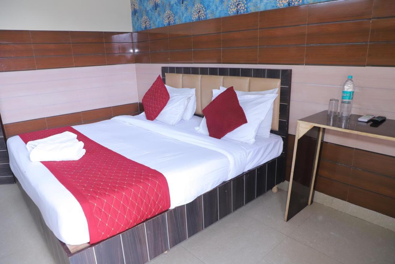 Hotel Aditya Residency Near Sector 63 Metro Station Noida Extérieur photo