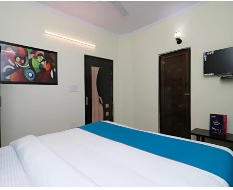 Hotel Aditya Residency Near Sector 63 Metro Station Noida Extérieur photo
